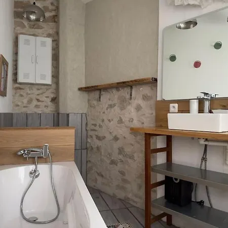 La Petite Duguesclin, Maison A Deux Pas Des Arenes Apartament *